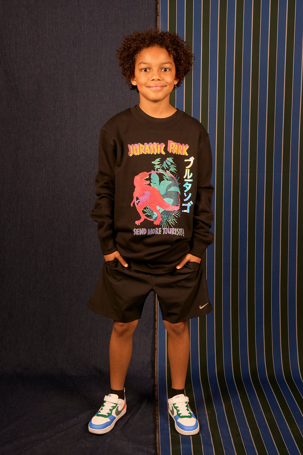 Sweat bébé fond bleu marine et enfant fond noir motif 