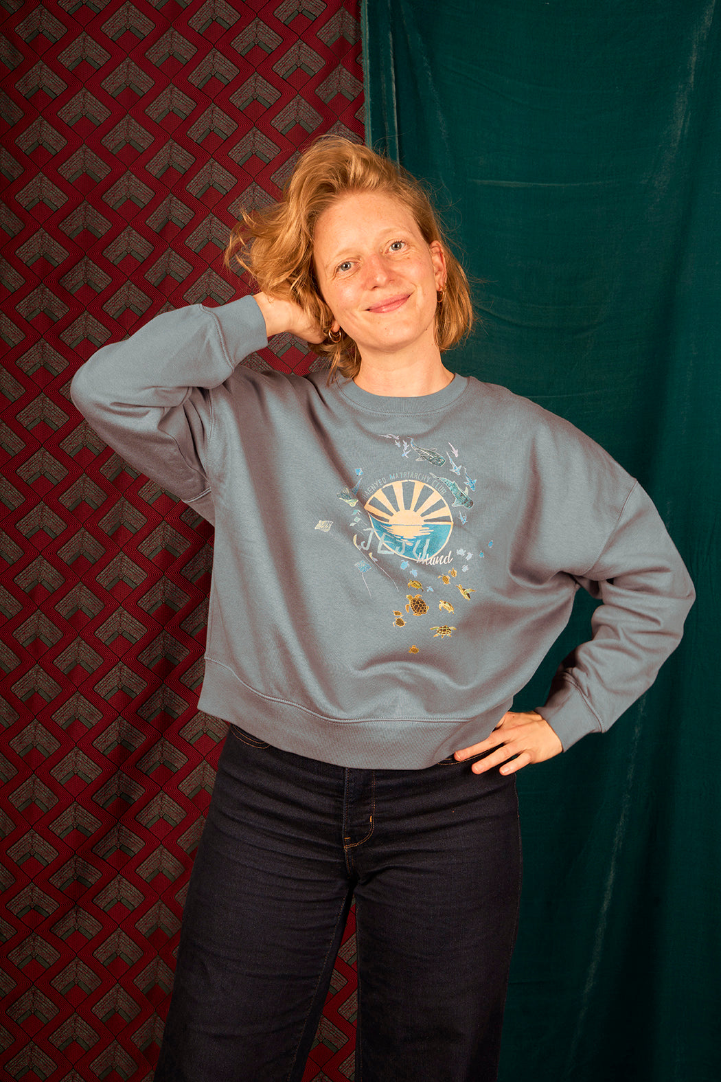 Sweat femme large crop coupe boxy motif 