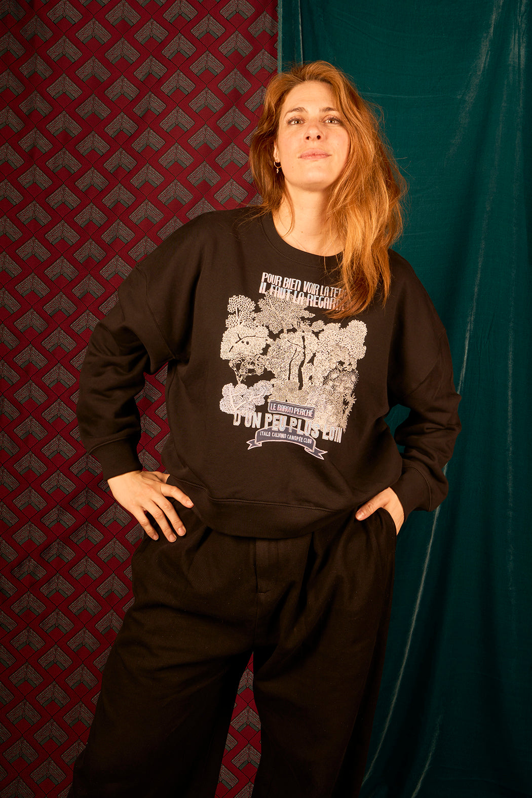 Sweat femme large crop coupe boxy motif 