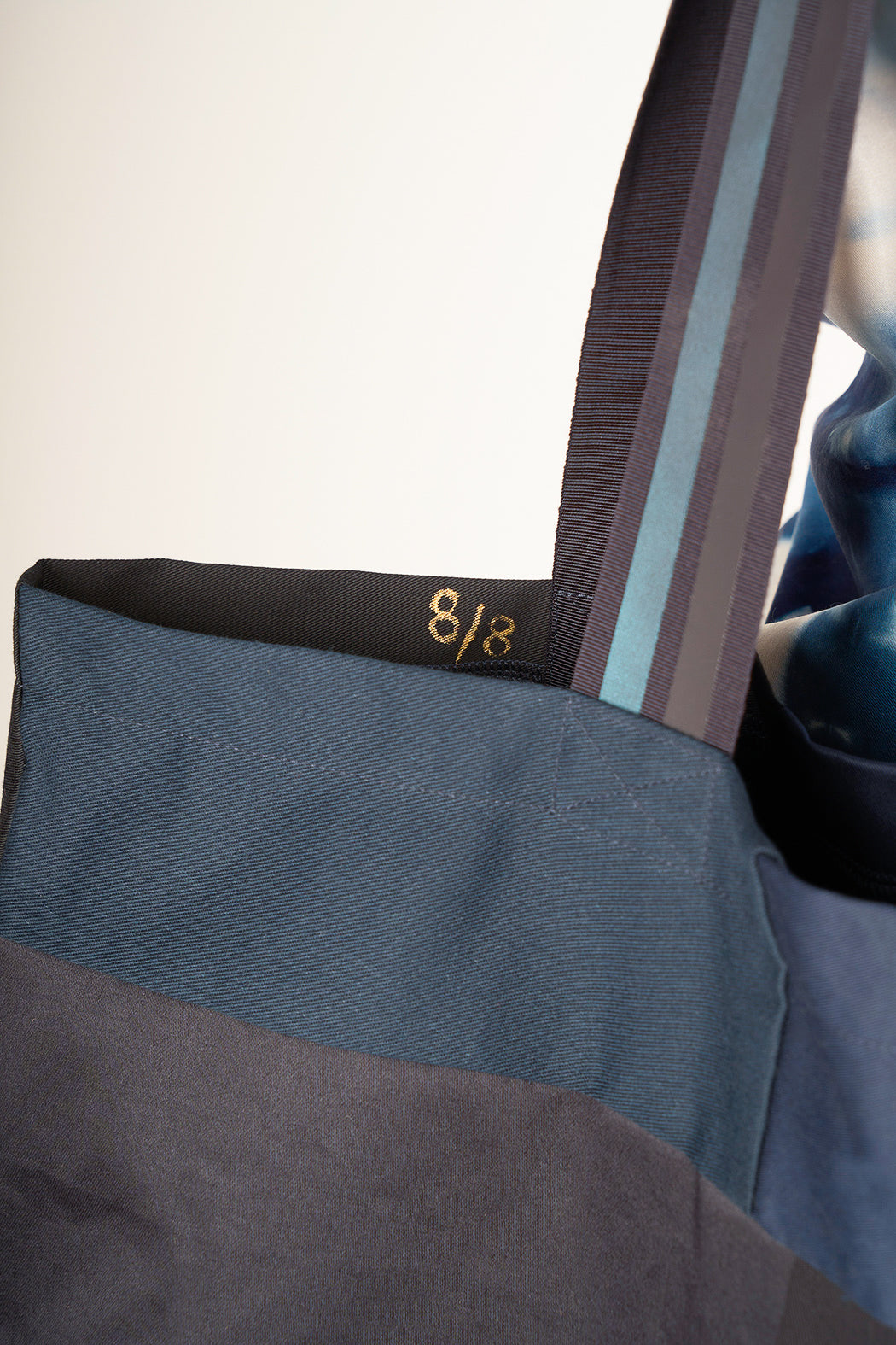 Cabas géant en patchwork de chutes minuit* imprimé d'or édition limitée à 8 exemplaires