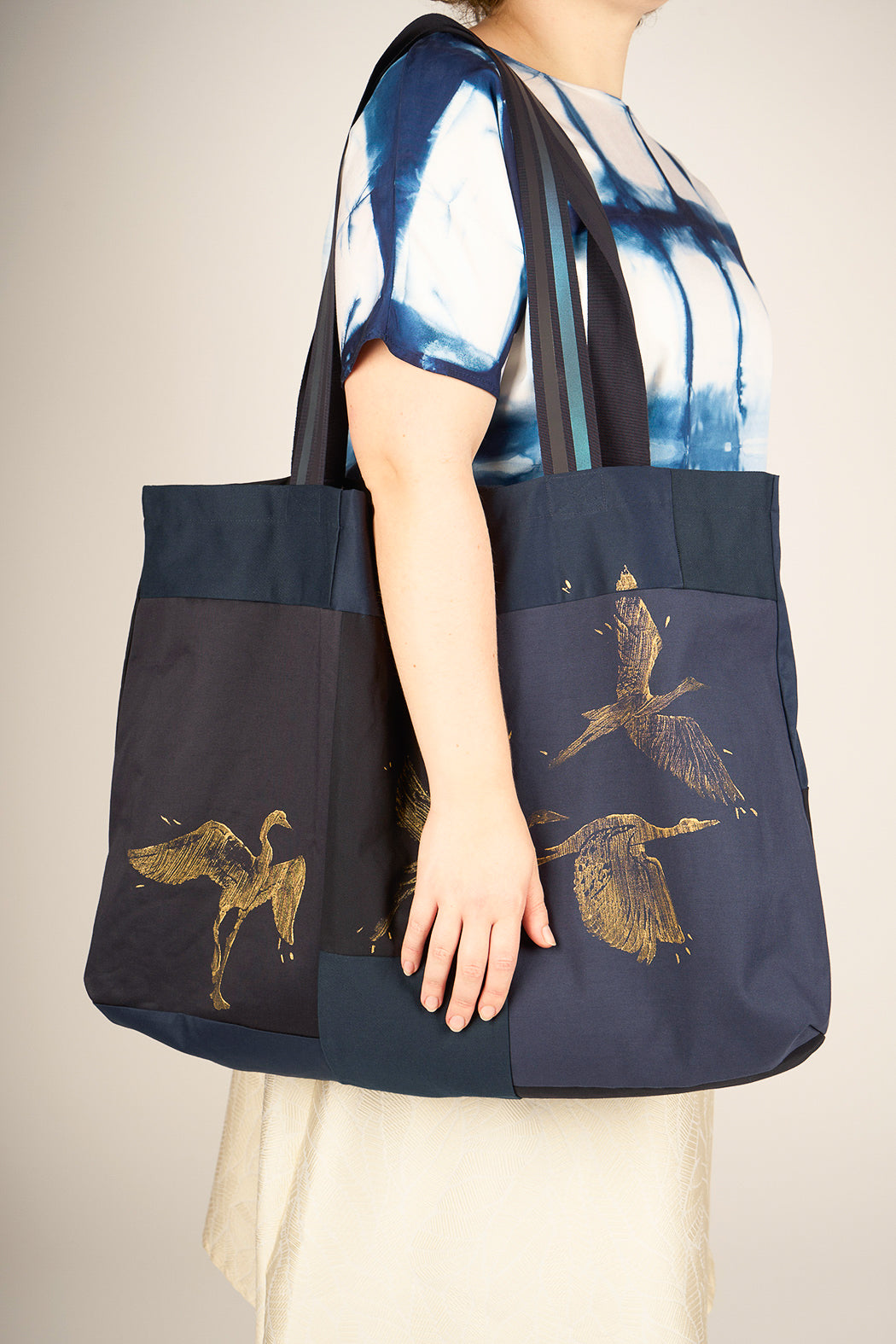 Cabas géant en patchwork de chutes minuit* imprimé d'or édition limitée à 8 exemplaires