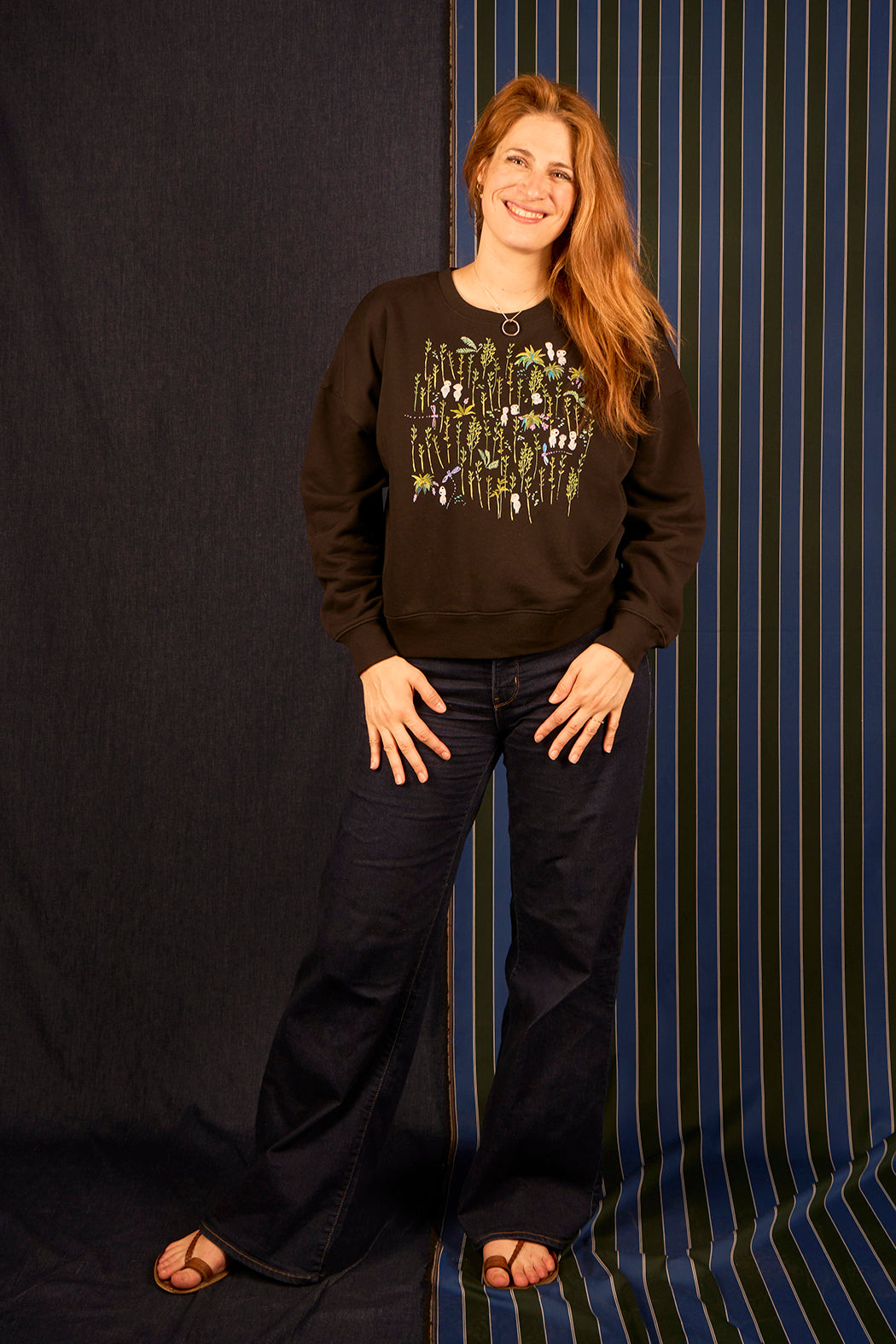 Sweat femme large crop coupe boxy motif 