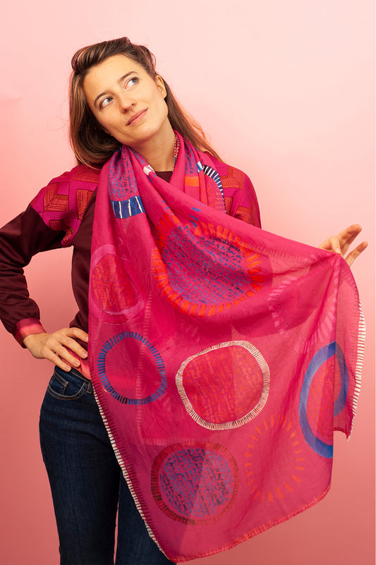 Foulard à lire "Une chambre à soi" - motif graphique